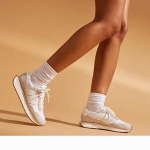 New Balance 237